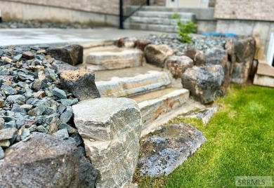 Inviting, desirable, light-filled home is immaculate and move-in on Sage Lakes Municipal Golf Course in Idaho - for sale on GolfHomes.com, golf home, golf lot