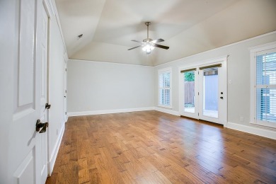 Welcome to luxury living in this stunning 3147 sq ft , 5 Bdrm, 3 on Bentwood Country Club in Texas - for sale on GolfHomes.com, golf home, golf lot