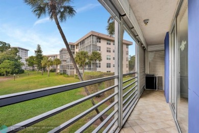 Priced to sell! Large corner unit. Freshly painted interior on Palm-Aire Country Club and Resort - Palms in Florida - for sale on GolfHomes.com, golf home, golf lot