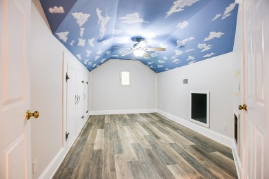 Welcome to luxury living in this stunning 3147 sq ft , 5 Bdrm, 3 on Bentwood Country Club in Texas - for sale on GolfHomes.com, golf home, golf lot