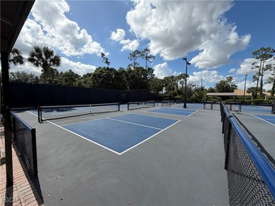 TURNKEY COACH HOME WITH PRESERVE VIEW IN COLONIAL COUNTRY CLUB! on Colonial Country Club in Florida - for sale on GolfHomes.com, golf home, golf lot