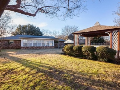 Impeccably maintained by the original owner, this sparkling on Pecan Valley Municipal Golf Course in Texas - for sale on GolfHomes.com, golf home, golf lot