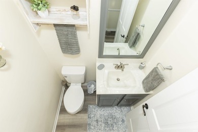 Cul-de-sac living in desirable Knollwood West featuring vaulted on Knollwood Country Club in Indiana - for sale on GolfHomes.com, golf home, golf lot