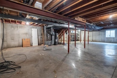 NEW PRICE!!! Step into his beautiful and updated 1 1/2 Story on Paradise Pointe Golf Complex in Missouri - for sale on GolfHomes.com, golf home, golf lot