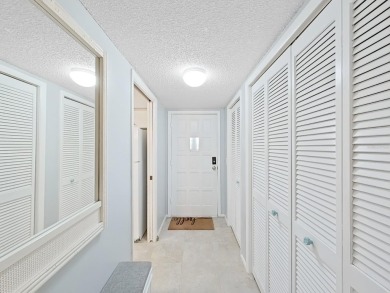 Welcome to this comfortable 2 Bedroom/2 Bathroom, 1370 sq. ft on On Top Of The World Golf Course in Florida - for sale on GolfHomes.com, golf home, golf lot