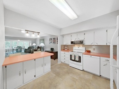 Welcome to this comfortable 2 Bedroom/2 Bathroom, 1370 sq. ft on On Top Of The World Golf Course in Florida - for sale on GolfHomes.com, golf home, golf lot