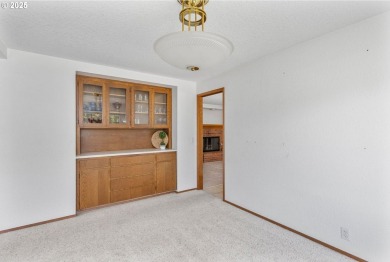Move-in ready ranch in the desirable 55+ community of Fairway on Fairway Village Golf and Country Club in Washington - for sale on GolfHomes.com, golf home, golf lot