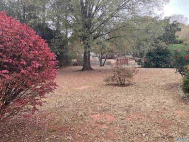 Sprawling Rancher! Large corner lot  .7 ac in a wonderful on Colonial Golf Course in Alabama - for sale on GolfHomes.com, golf home, golf lot