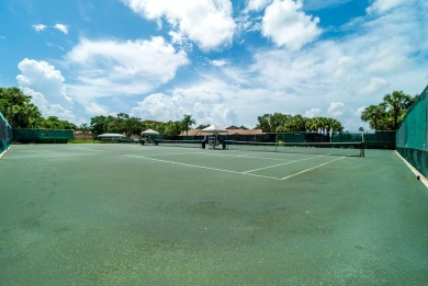 FANTASTIC APPROACH TO DETACHED HOME ON OVERSIZED LOT! Fabulous on Boca Delray Golf and Country Club in Florida - for sale on GolfHomes.com, golf home, golf lot