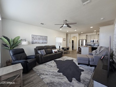 This 2-bedroom, 2-bathroom home boasts soaring 10-foot ceilings on Viewpoint Golf Resort in Arizona - for sale on GolfHomes.com, golf home, golf lot