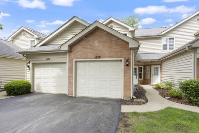 Move Right In to this Beautifully Updated 2 Bedroom, 2-1/2 Bath on Glendale Lakes Golf Club in Illinois - for sale on GolfHomes.com, golf home, golf lot