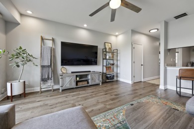 Move Right In to this Beautifully Updated 2 Bedroom, 2-1/2 Bath on Glendale Lakes Golf Club in Illinois - for sale on GolfHomes.com, golf home, golf lot