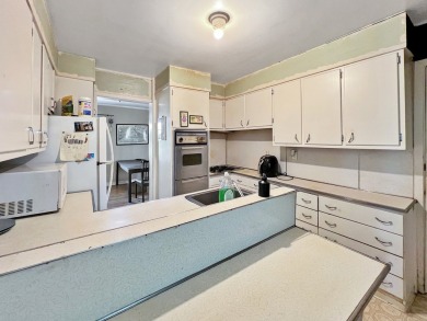 Don't miss your opportunity to own this brick, ranch home on Lincoln Oaks Golf Course in Illinois - for sale on GolfHomes.com, golf home, golf lot