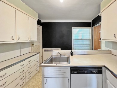Don't miss your opportunity to own this brick, ranch home on Lincoln Oaks Golf Course in Illinois - for sale on GolfHomes.com, golf home, golf lot
