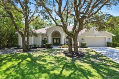 Immaculate Custom-Built Pool Home in Sugarmill Woods - Move-In on Sugarmill Woods Golf and Country Club in Florida - for sale on GolfHomes.com, golf home, golf lot