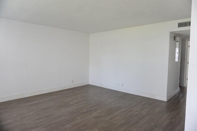 Welcome to this fully updated, Corner Unit ~ ground-floor on Kings Point Golf -Flanders Way in Florida - for sale on GolfHomes.com, golf home, golf lot