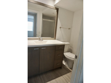 Welcome to this fully updated, Corner Unit ~ ground-floor on Kings Point Golf -Flanders Way in Florida - for sale on GolfHomes.com, golf home, golf lot