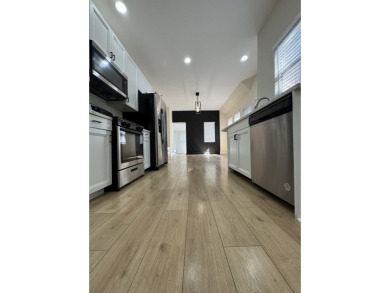 This Crete IL. BEAUTY is ready to for the perfect new owners! on Lincoln Oaks Golf Course in Illinois - for sale on GolfHomes.com, golf home, golf lot