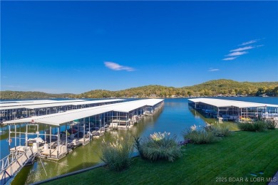 Turn-key and ready to go! This well appointed 2 bed/2bath on The Club At Old Kinderhook in Missouri - for sale on GolfHomes.com, golf home, golf lot