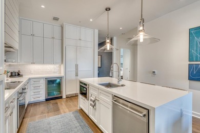 Fabulous 3 bedroom and 2 bath condo located in the Waters in on Horseshoe Bay Private Golf Course in Texas - for sale on GolfHomes.com, golf home, golf lot