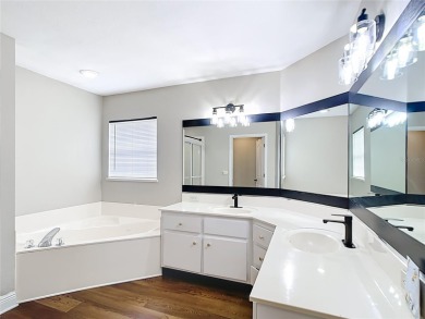 Back to the market - Energy-efficient living in a gated golf on Lake Diamond Golf and Country Club in Florida - for sale on GolfHomes.com, golf home, golf lot