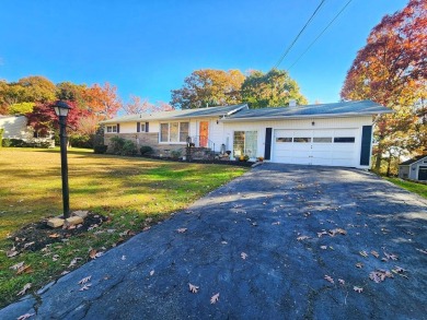 Welcome to this charming 2-bedroom ranch in West Elmira on Elmira Country Club in New York - for sale on GolfHomes.com, golf home, golf lot