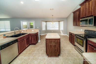Great home convenient to everything in Milton, priced to sell on Tanglewood Golf Club in Florida - for sale on GolfHomes.com, golf home, golf lot