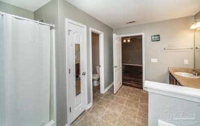 Great home convenient to everything in Milton, priced to sell on Tanglewood Golf Club in Florida - for sale on GolfHomes.com, golf home, golf lot