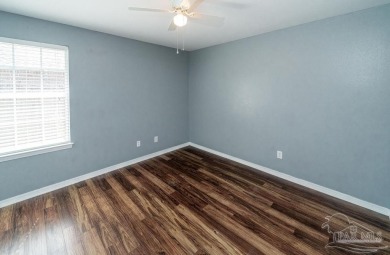 Great home convenient to everything in Milton, priced to sell on Tanglewood Golf Club in Florida - for sale on GolfHomes.com, golf home, golf lot