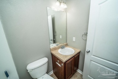 Great home convenient to everything in Milton, priced to sell on Tanglewood Golf Club in Florida - for sale on GolfHomes.com, golf home, golf lot
