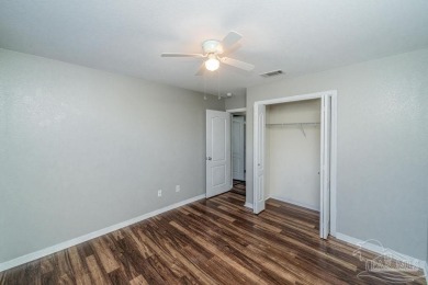 Great home convenient to everything in Milton, priced to sell on Tanglewood Golf Club in Florida - for sale on GolfHomes.com, golf home, golf lot