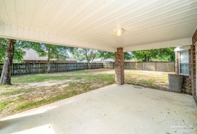 Great home convenient to everything in Milton, priced to sell on Tanglewood Golf Club in Florida - for sale on GolfHomes.com, golf home, golf lot