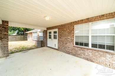 Great home convenient to everything in Milton, priced to sell on Tanglewood Golf Club in Florida - for sale on GolfHomes.com, golf home, golf lot