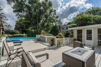 WOW! LOCATION LOCATION LOCATION! BEST LOCATION IN BUFFALO GROVE! on Buffalo Grove Golf Club in Illinois - for sale on GolfHomes.com, golf home, golf lot