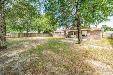 Great home convenient to everything in Milton, priced to sell on Tanglewood Golf Club in Florida - for sale on GolfHomes.com, golf home, golf lot
