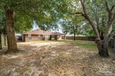 Great home convenient to everything in Milton, priced to sell on Tanglewood Golf Club in Florida - for sale on GolfHomes.com, golf home, golf lot