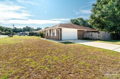 Great home convenient to everything in Milton, priced to sell on Tanglewood Golf Club in Florida - for sale on GolfHomes.com, golf home, golf lot