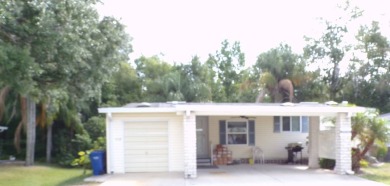 We have a nice 2 bedroom/2 bath Palm Harbor Home in our on Schalamar Creek Golf and Country Club in Florida - for sale on GolfHomes.com, golf home, golf lot