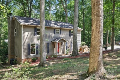 Welcome to 8 Hickory Ridge Court--a warm, inviting 4BR/3BA home on River Hills Country Club in South Carolina - for sale on GolfHomes.com, golf home, golf lot