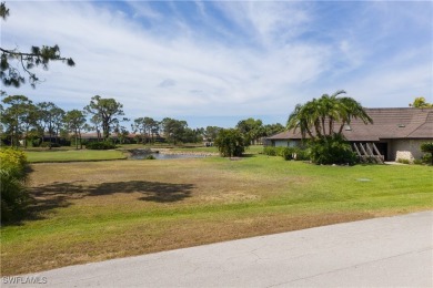 Beautiful golf front vacant buildable lot located in Spanish on Spanish Wells Golf and Country Club in Florida - for sale on GolfHomes.com, golf home, golf lot