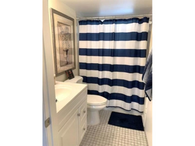 Updated 1 bed 1 bath in desirable Phase 4 of SUNRISE LAKES a 55+ on Sunrise Lakes Phase IV Golf Course in Florida - for sale on GolfHomes.com, golf home, golf lot