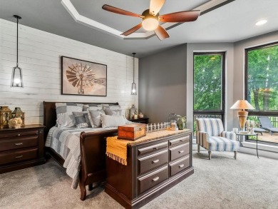 Welcome to this beautifully renovated home perfectly situated in on Iron Horse Golf Course in Texas - for sale on GolfHomes.com, golf home, golf lot