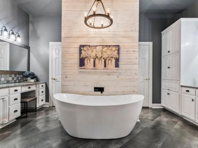 Welcome to this beautifully renovated home perfectly situated in on Iron Horse Golf Course in Texas - for sale on GolfHomes.com, golf home, golf lot