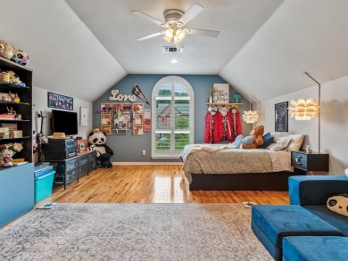 Welcome to this beautifully renovated home perfectly situated in on Iron Horse Golf Course in Texas - for sale on GolfHomes.com, golf home, golf lot