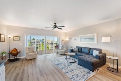 PLEASE CLICK the excellent 3D-TOUR now - or come in person soon on East Bay Golf Club in Florida - for sale on GolfHomes.com, golf home, golf lot