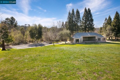 Wonderful townhome in the ever-popular Casitas de Moraga on Moraga Country Club in California - for sale on GolfHomes.com, golf home, golf lot