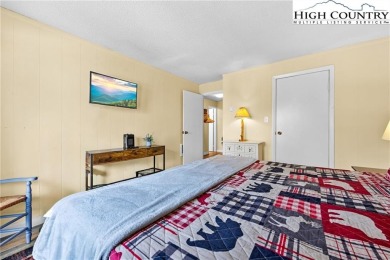 Discover a beautifully renovated and fully furnished 3-bedroom on Beech Mountain Club in North Carolina - for sale on GolfHomes.com, golf home, golf lot
