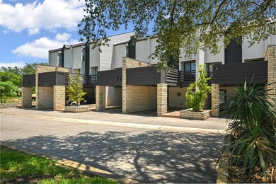 Beautifully remodeled waterfront townhome in Horseshoe Bay West on  in Texas - for sale on GolfHomes.com, golf home, golf lot