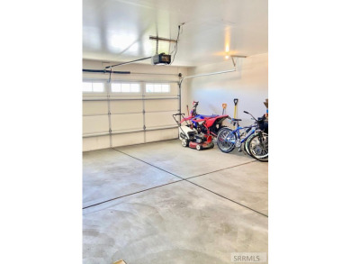 Charming duplex in a desirable neighborhood, on a quiet street on Blackfoot Municipal Golf Course in Idaho - for sale on GolfHomes.com, golf home, golf lot