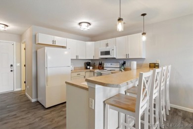 Don't miss this move-in ready, beautifully updated 2 Bed / 2 on Tan-Tar-A Golf Club in Missouri - for sale on GolfHomes.com, golf home, golf lot